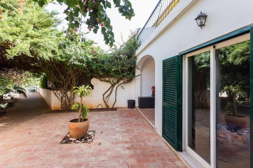 3 bedroom villa, 10min walk to shops, bars & beach - B&B