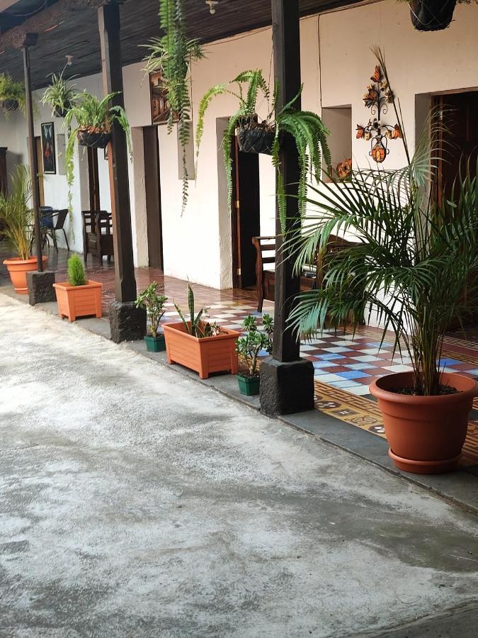 B&B Antigua Guatemala - Hotel Francisco's la Merced - Bed and Breakfast Antigua Guatemala