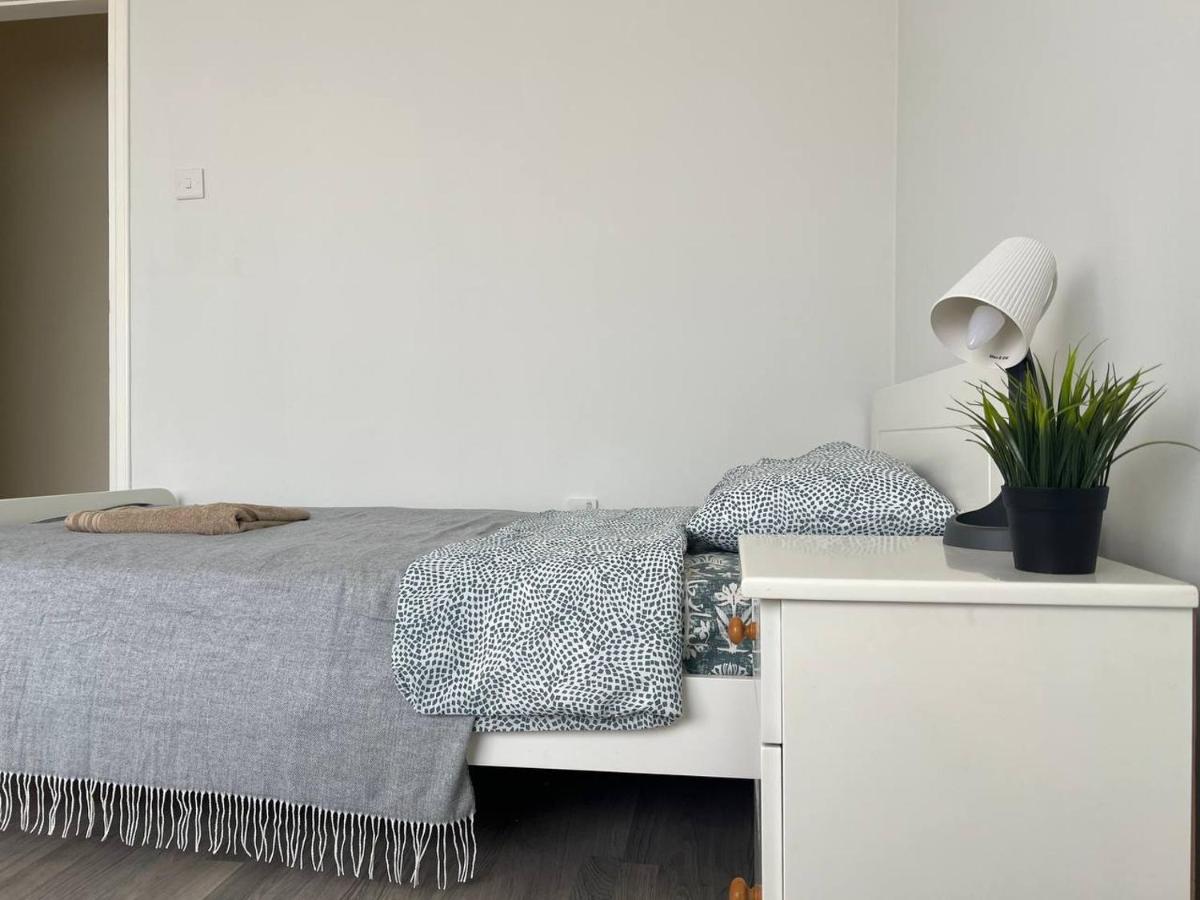 Standard Single Room with Shared Bathroom