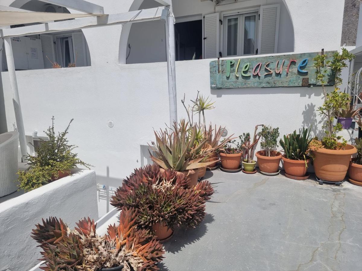 Pleasure Black Beach Perissa Santorini - B&B