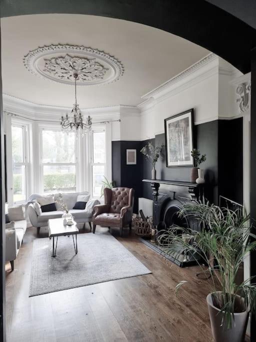 Spacious Victorian property - Ferienwohnung Belfast