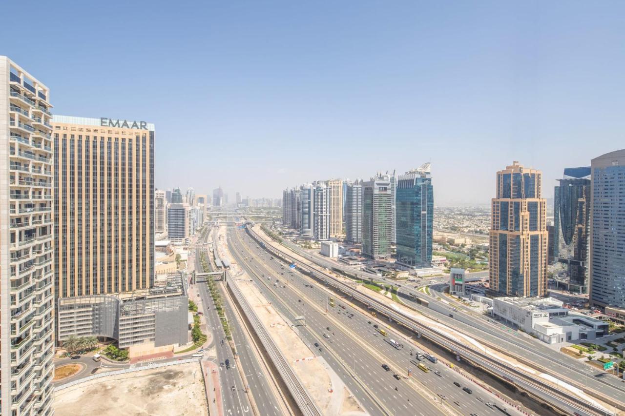 Frank Porter - La Riviera Tower - B&B Dubai