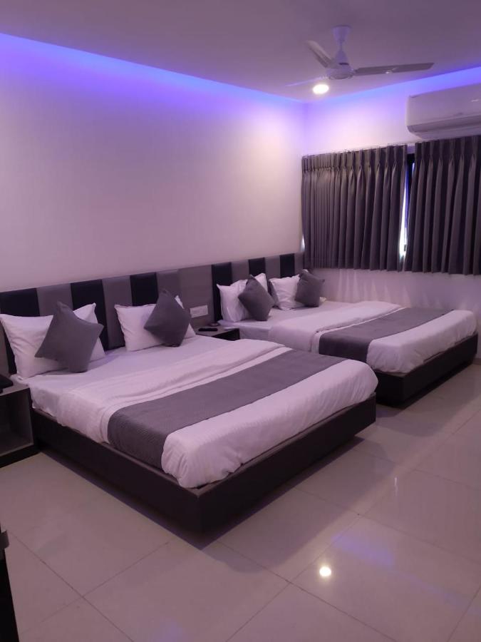 B&B Ahmedabad - Hotel Selfie Inn - Bed and Breakfast Ahmedabad