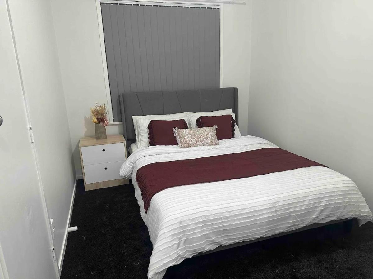 B&B Auckland - Cozy 3BR West Auckland - Bed and Breakfast Auckland