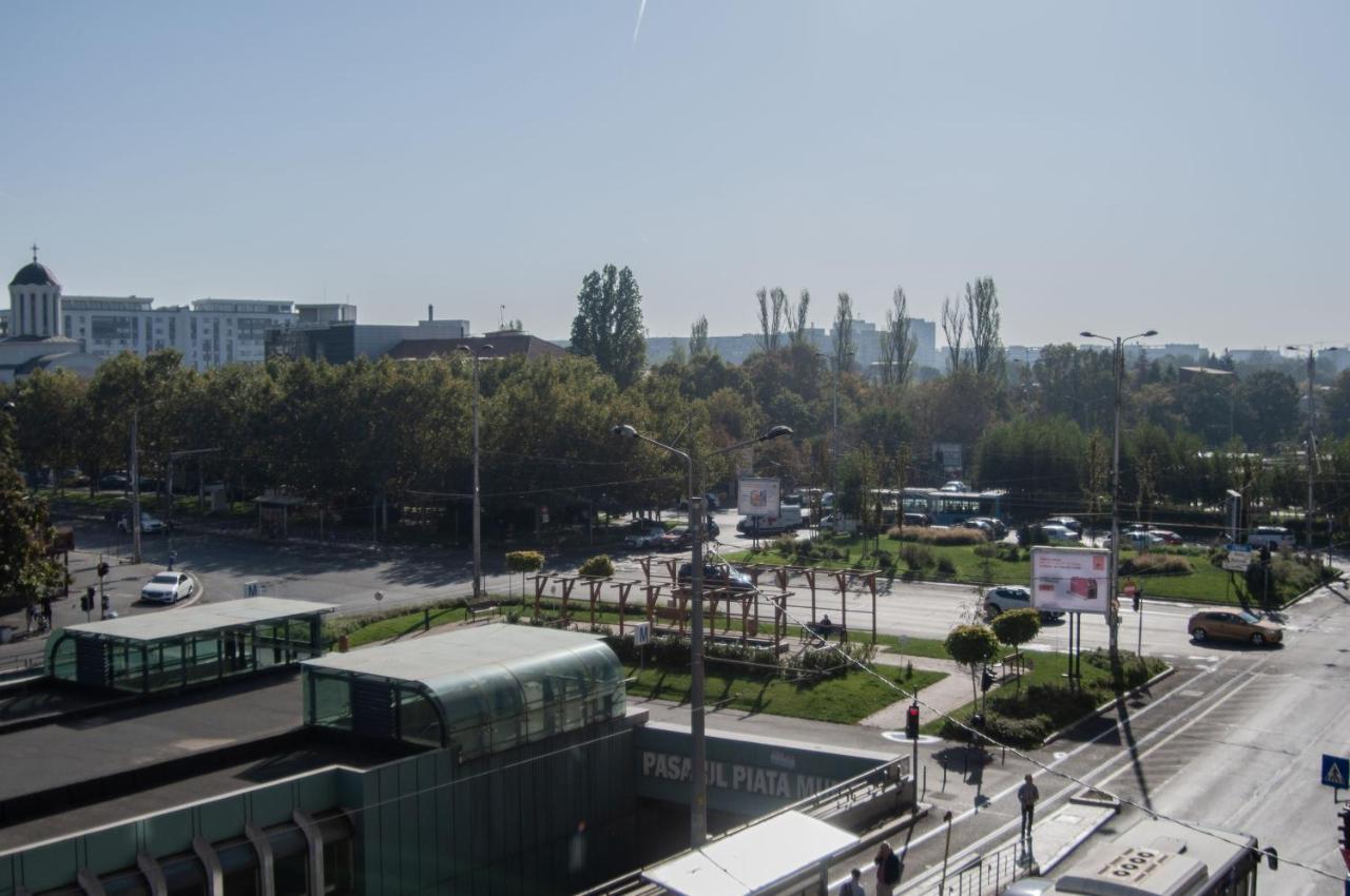 Two-Bedroom Deluxe Apartment with Balcony