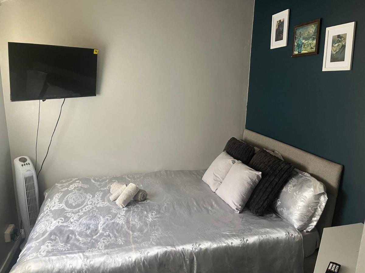 B&B London - Queenomega’s home stay - Bed and Breakfast London