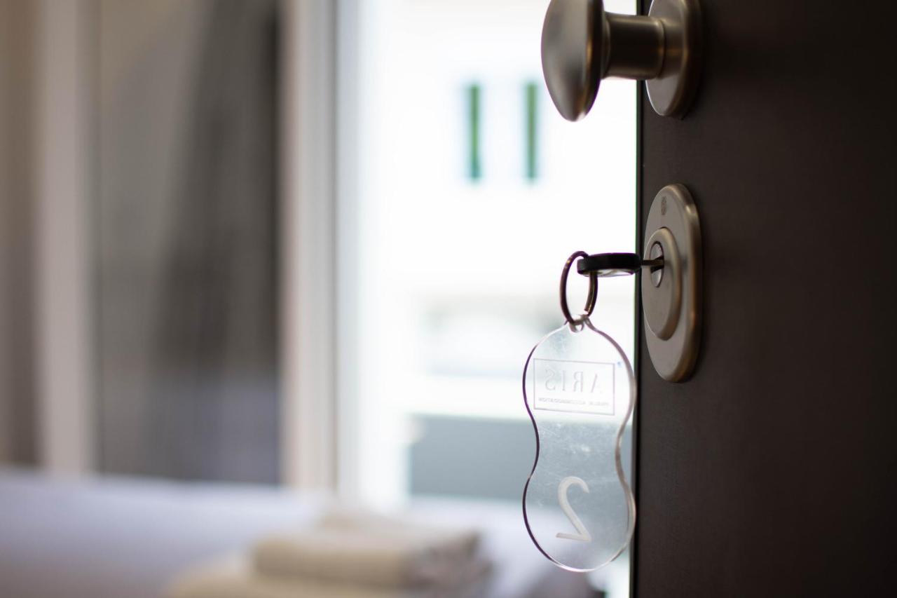 Tweepersoonskamer met 2 Aparte Bedden en Balkon