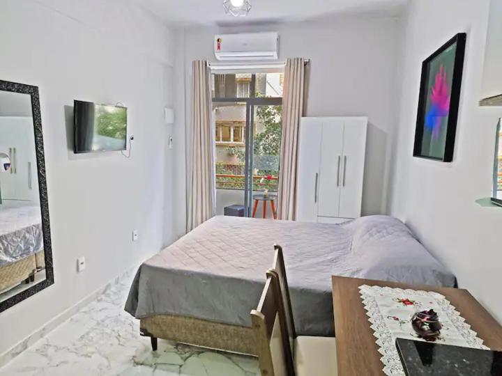 Apartamento tipo studio com uma linda sacada - B&B Rio de Janeiro