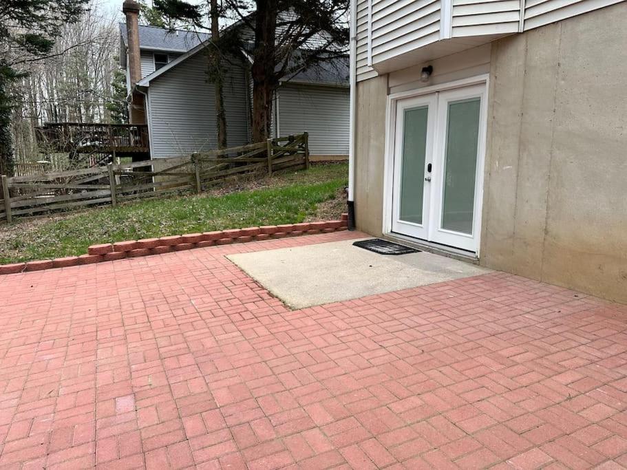 Garden's Grace: Whispers - Chambres d’hôtes Silver Spring