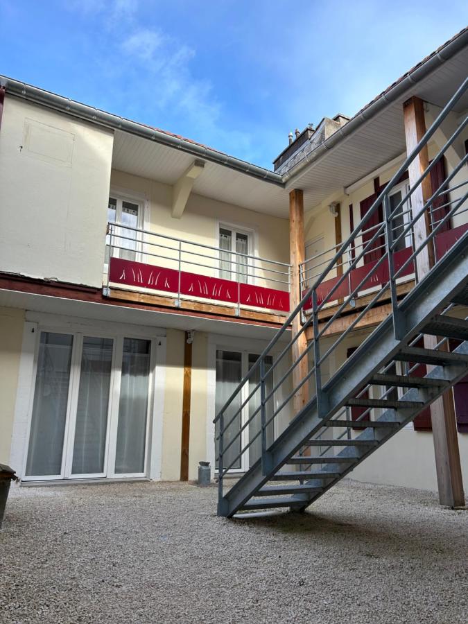La terrasse : Appartement chic 2 chambres au coeur de Pau - B&B Pau