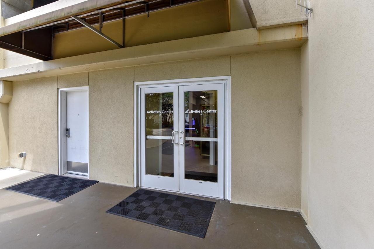 Emerald Beach #1736 by Book That Condo - B&B Panama City Beach