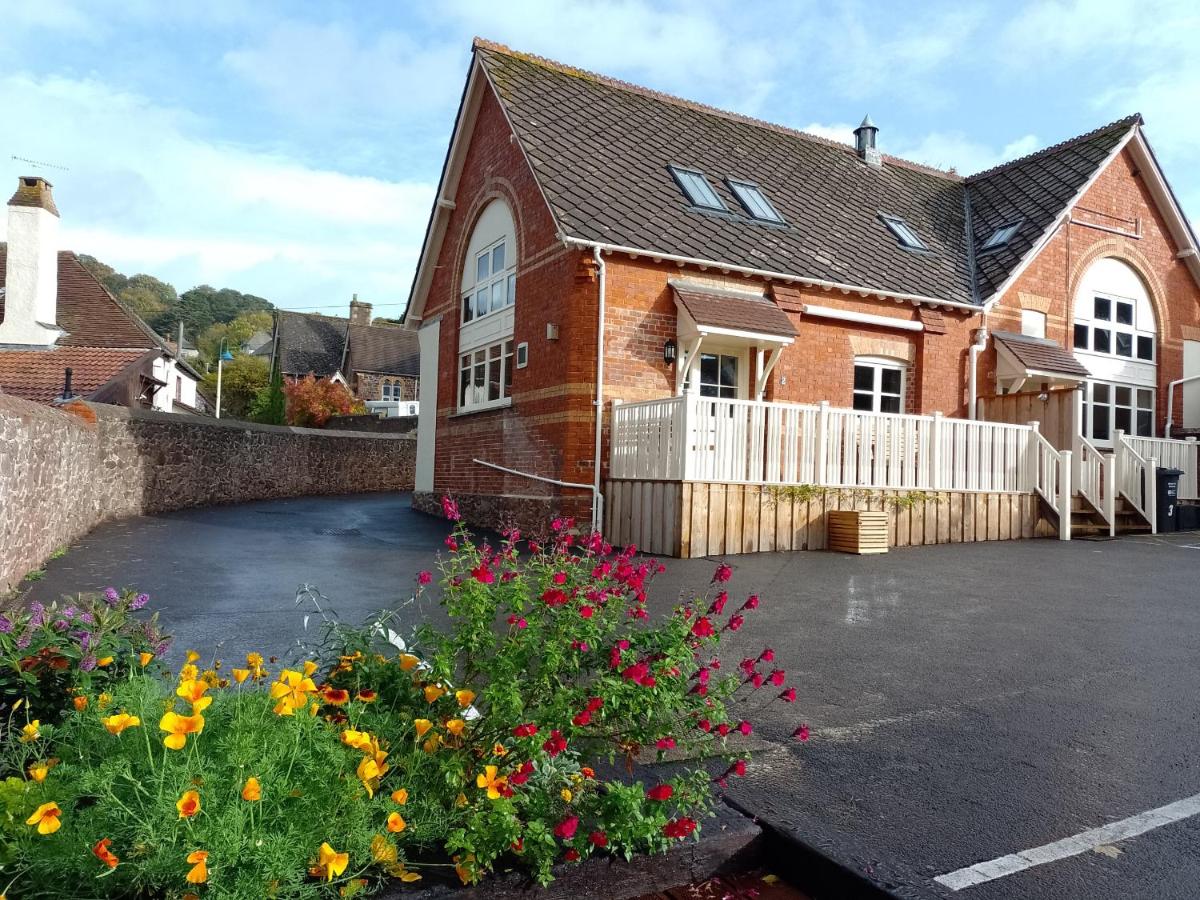 Finest Retreats - Lower School Cottages - Bed and Breakfast