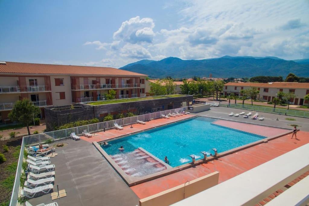 3257-T2 dans une résidence avec piscine - B&B