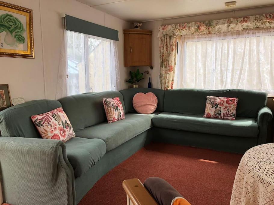 2 bedroom static caravan - Bed and Breakfast
