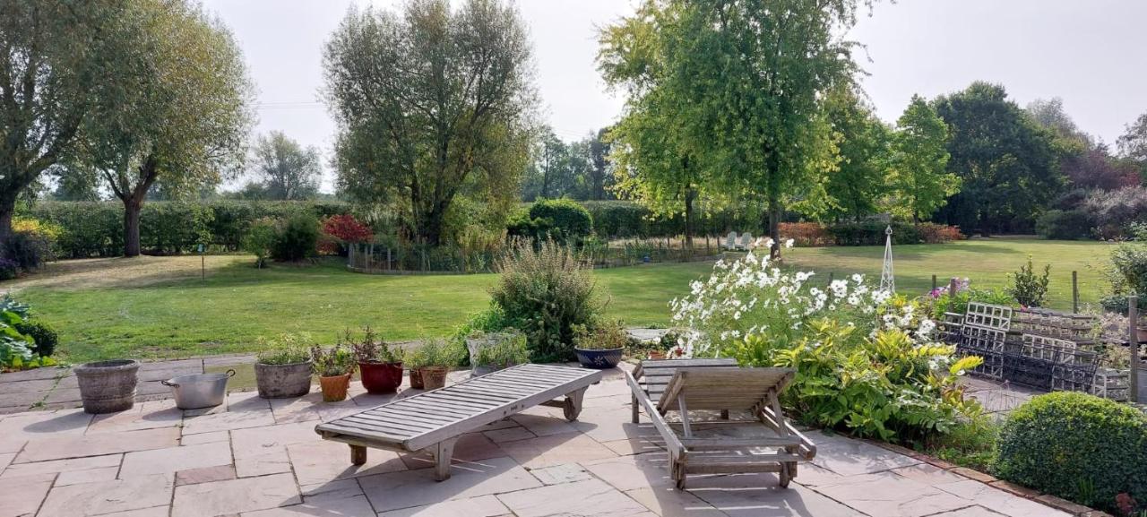 B&B Kent - Garden Cottage in heart of Kent - Bed and Breakfast Kent