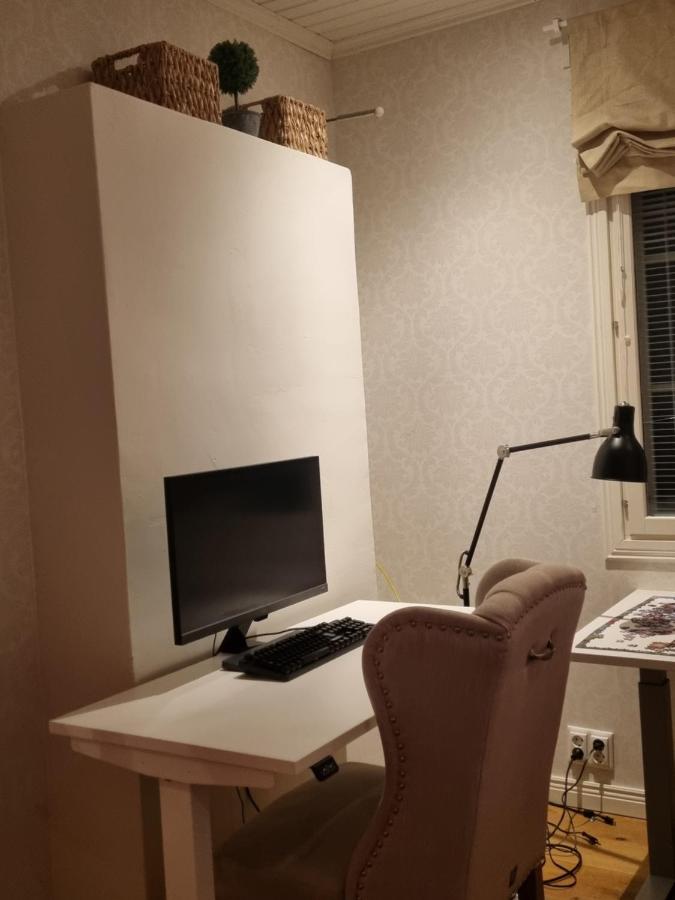 Beautiful townhouse, piece of luxury - Chambres d'hôtes Pori
