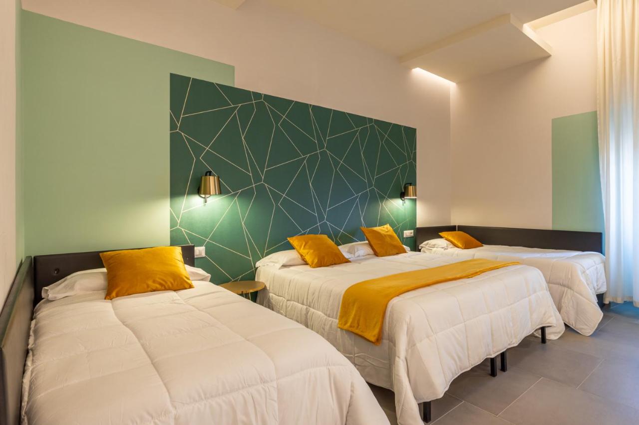 Quintuple Room