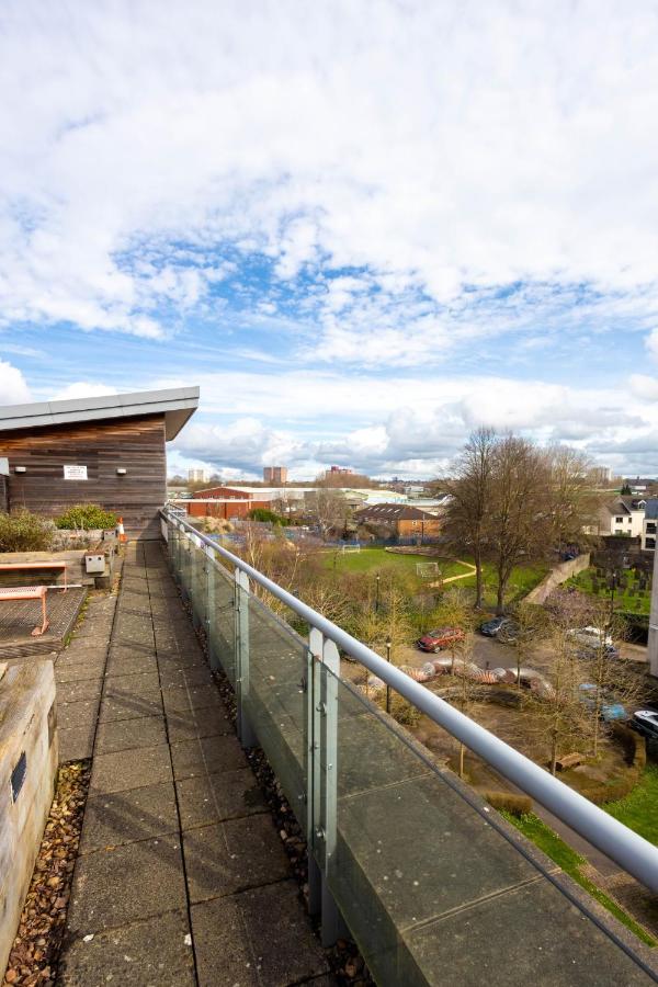 Stylish 2BR Flat - Free Gym - contractors - B&B Bristol