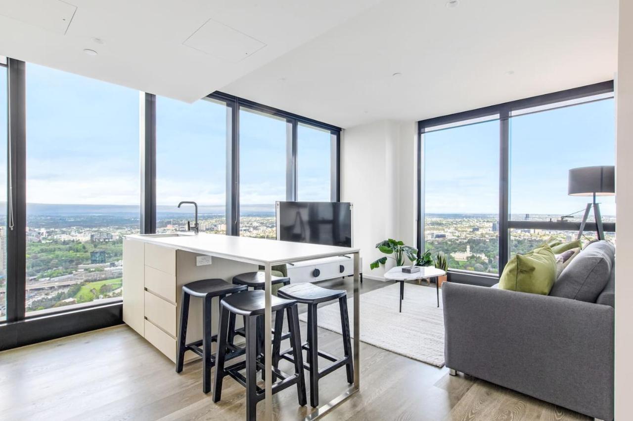 Olive Alcove - A Sweeping Skyline Sanctuary near CBD - B&B Melbourne