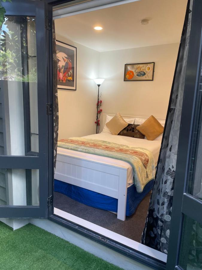 B&B Auckland - Auckland CBD, Parnell Ensuite+Patio+Secluded Garage - Bed and Breakfast Auckland