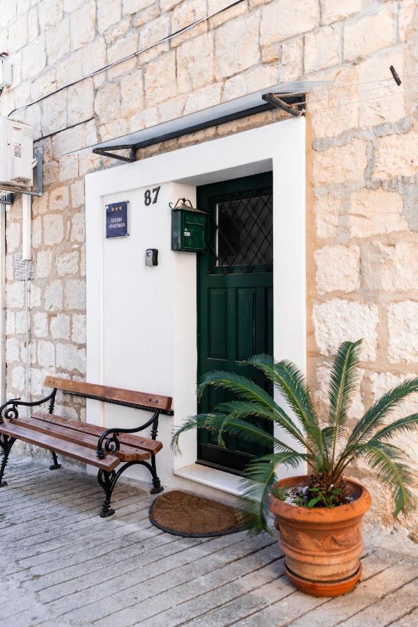 Kontra Split - B&B