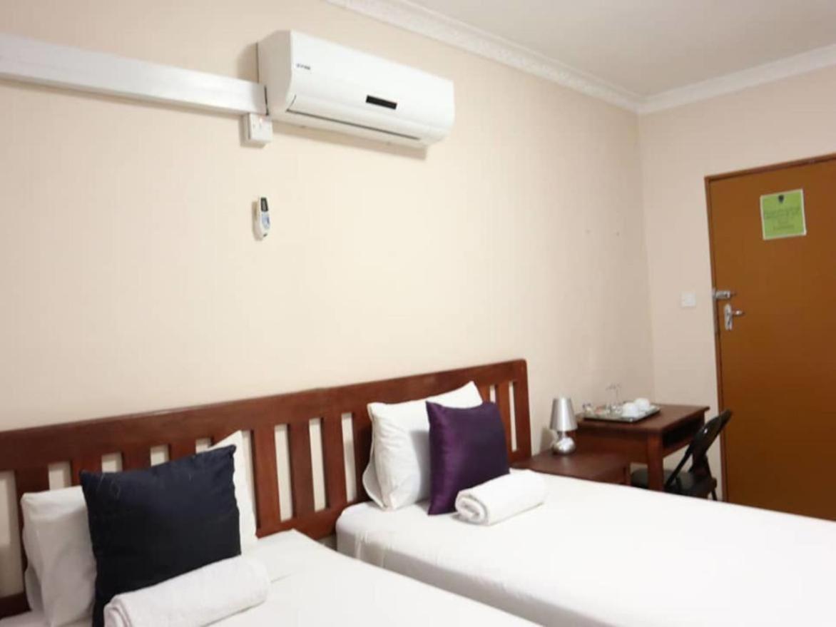 Basic Twin Room