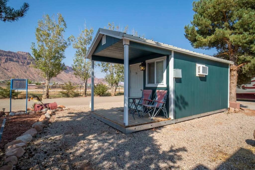 B&B Moab - Moab RV Resort Basic Cabin #3 - OKBC-C3 - Bed and Breakfast Moab