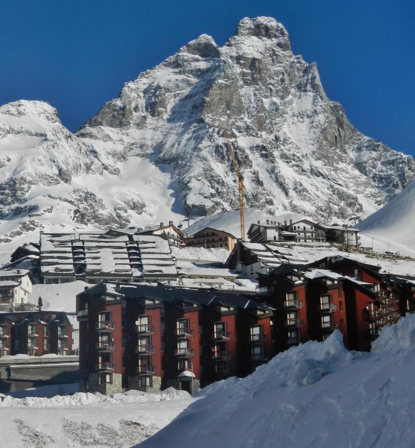 Stella del Cervino, Ski In & Ski Out, with Garage - B&B Breuil-Cervinia