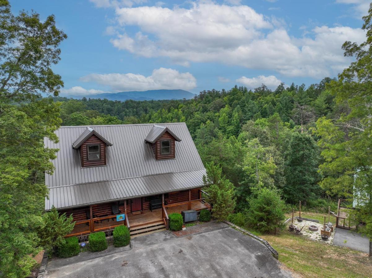 Bear Pause Lookout - B&B Sevierville