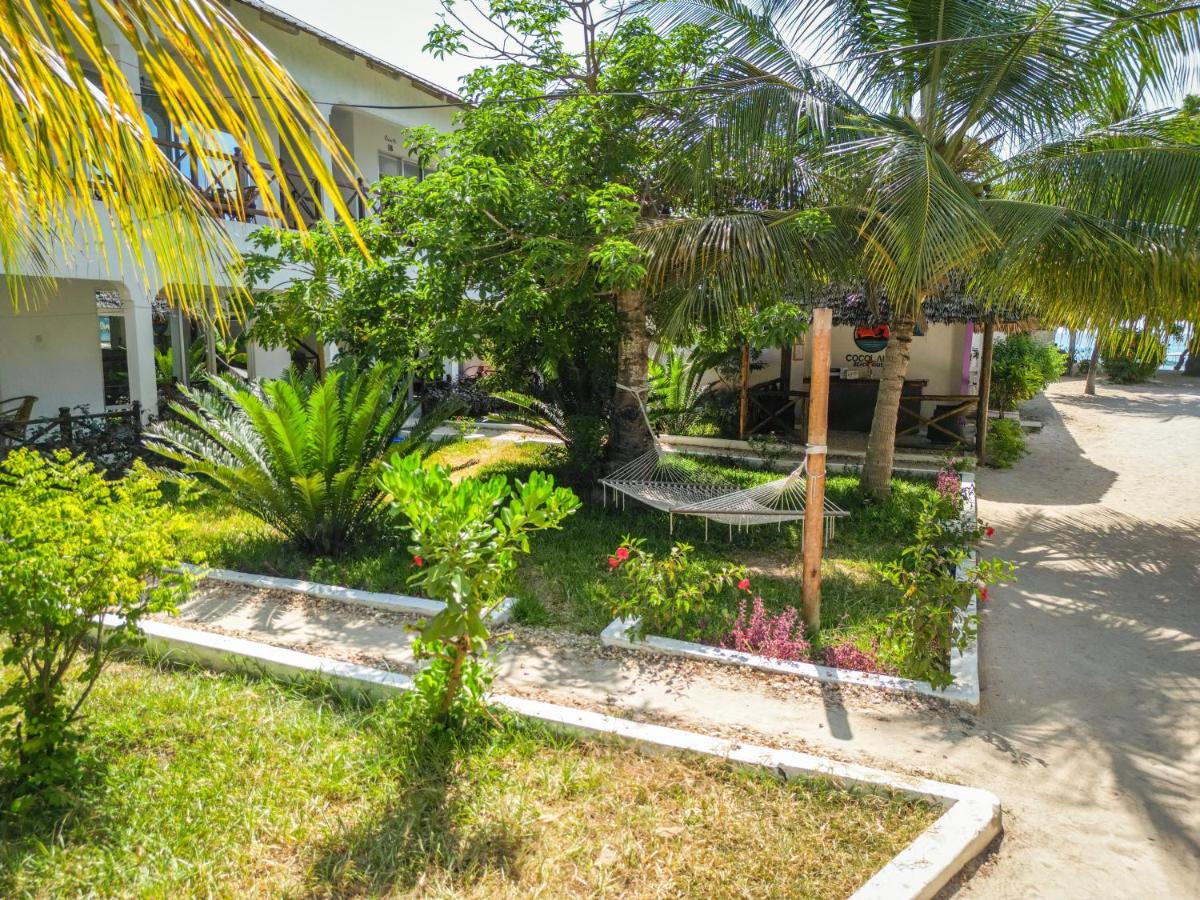 Cocolala Beach House - B&B
