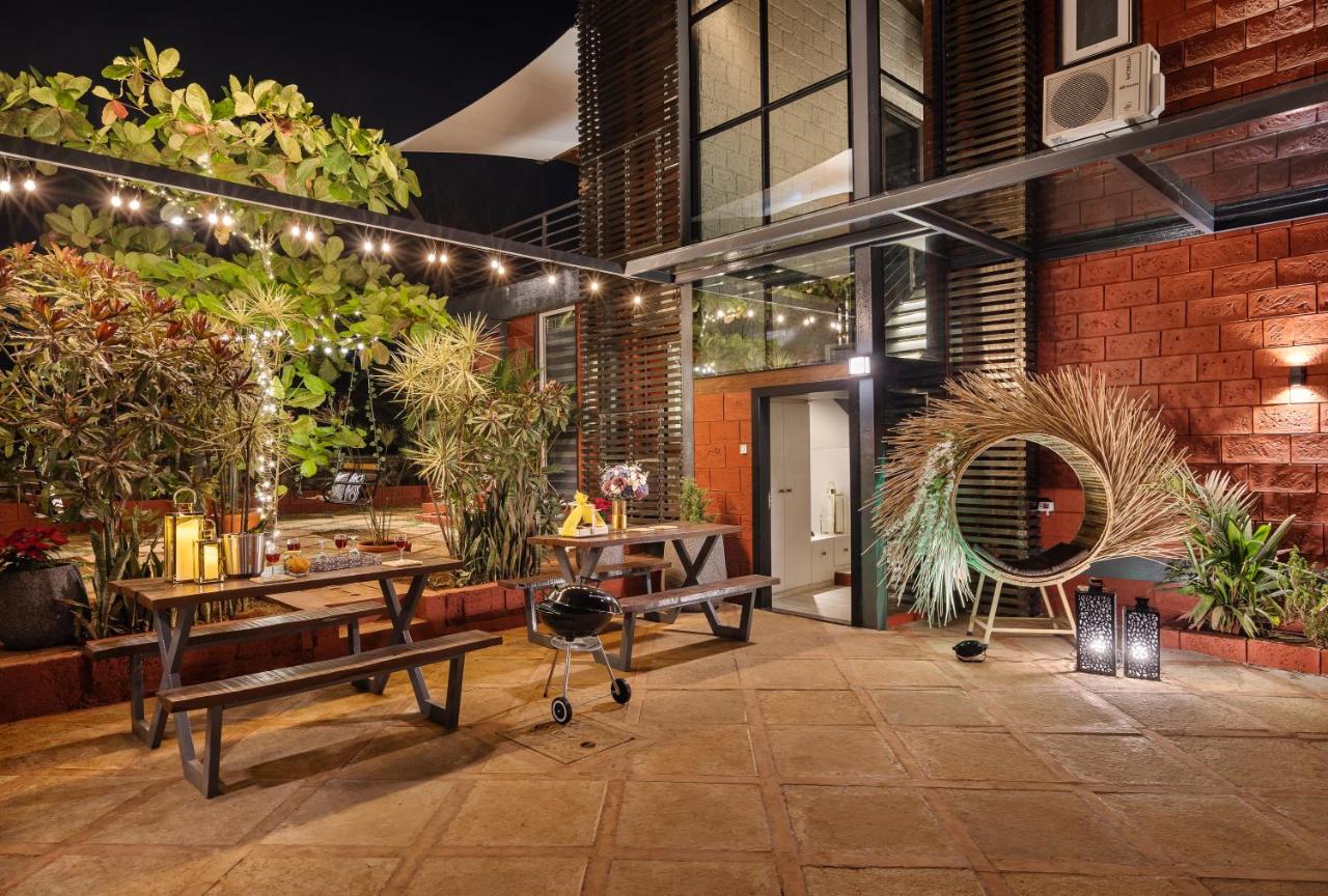 SaffronStays Calvin - 3 Bedroom Pool Villa In Lonavala - B&B