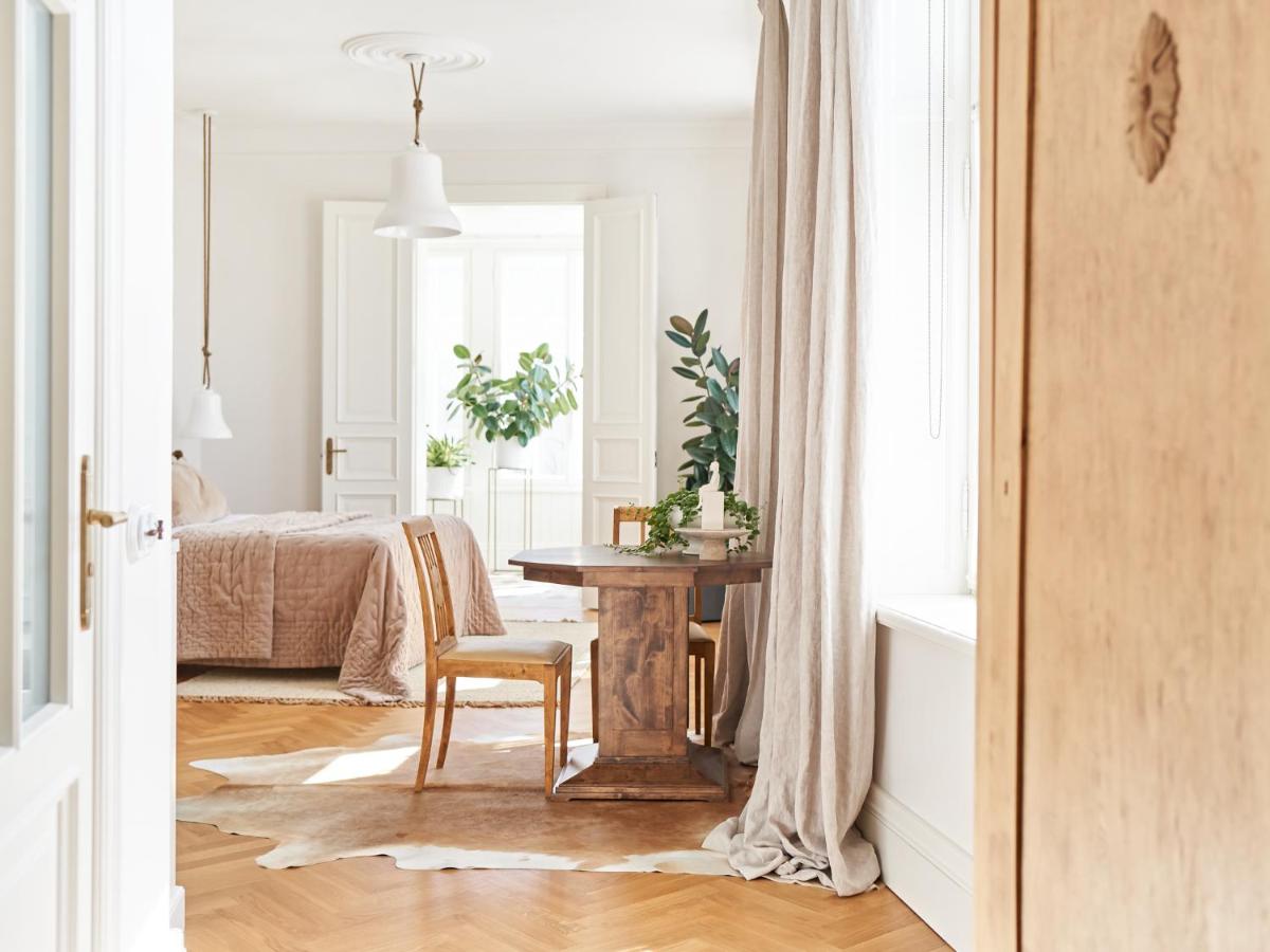Deluxe Suite with Veranda