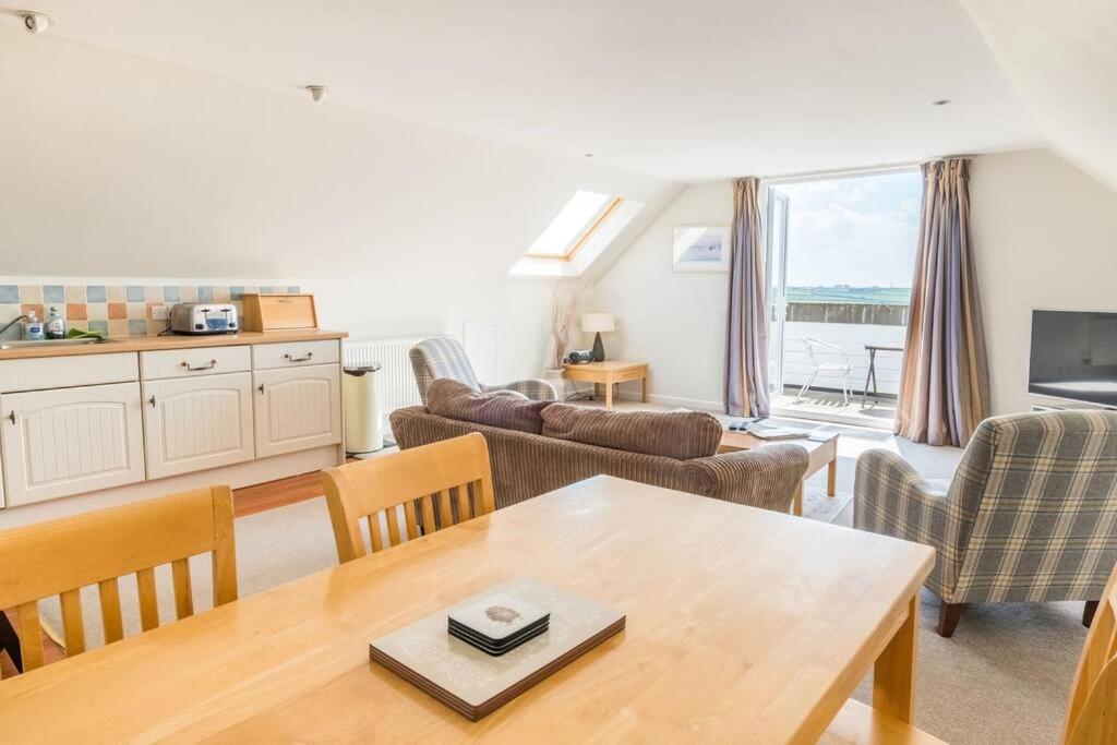 Flat 3 Mawgan Porth Golf Club - B&B