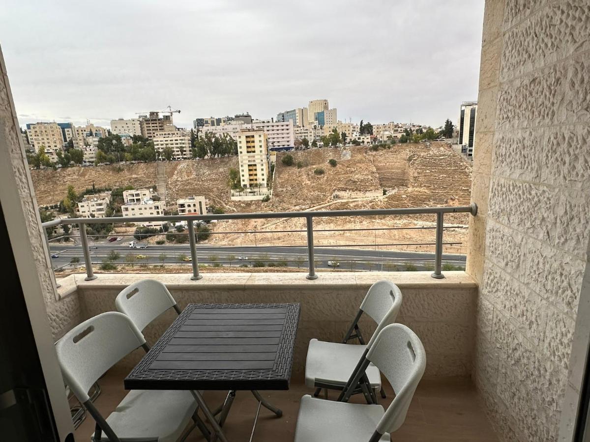 Luxury Abdoun apartment - B&B Amman