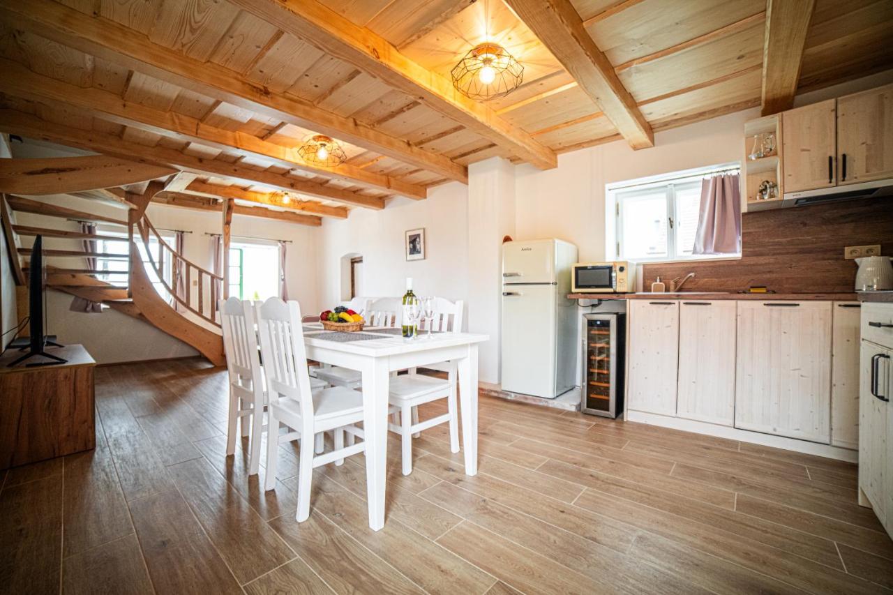 Penzion Mája - Ferienwohnung Pavlov u Dolních Věstonic