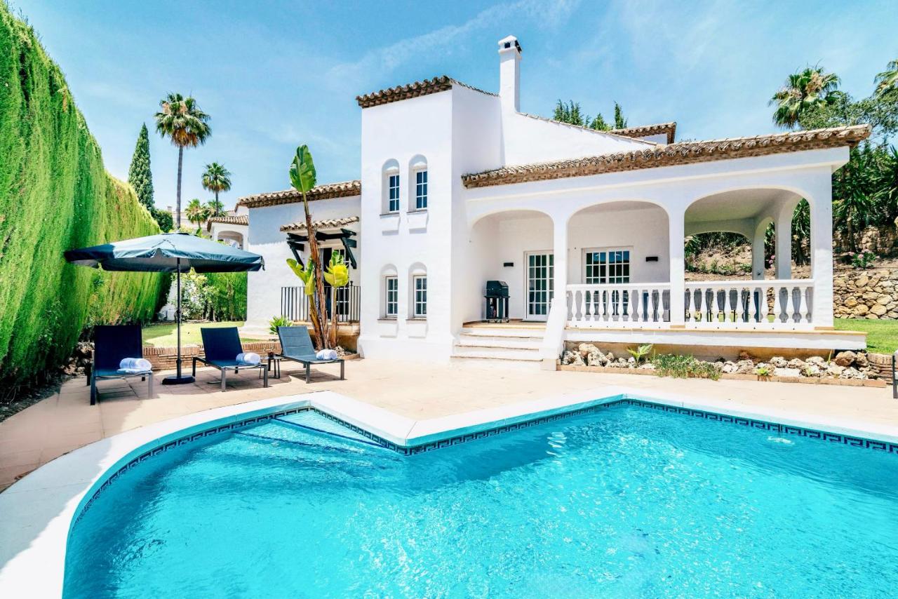 B&B Marbella - 4 bedroom Villa in Top location - Heating Pool - Bed and Breakfast Marbella