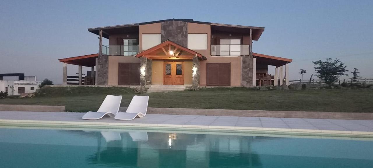 Las Calandrias - Bed and Breakfast La Cumbrecita