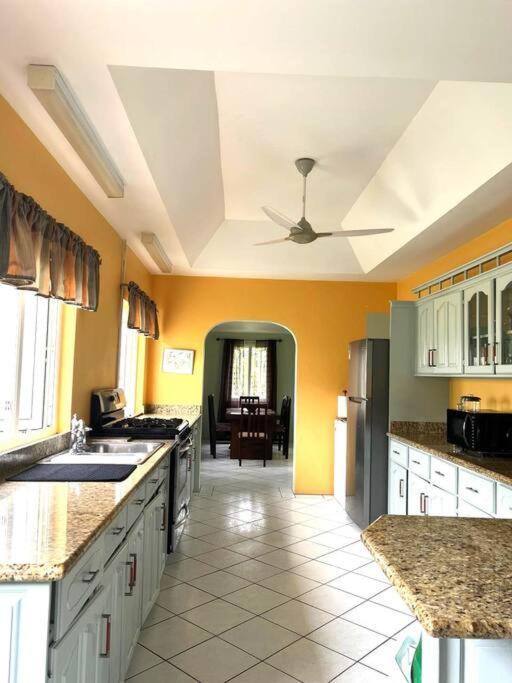 B&B Gros Islet - Kay Marni: Your Saint Lucian home - Bed and Breakfast Gros Islet