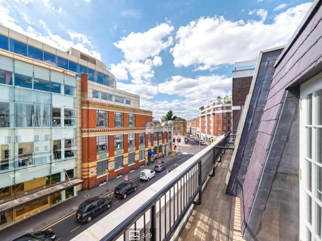 B&B London - 3 bedroom penthouse with balcony - Bed and Breakfast London