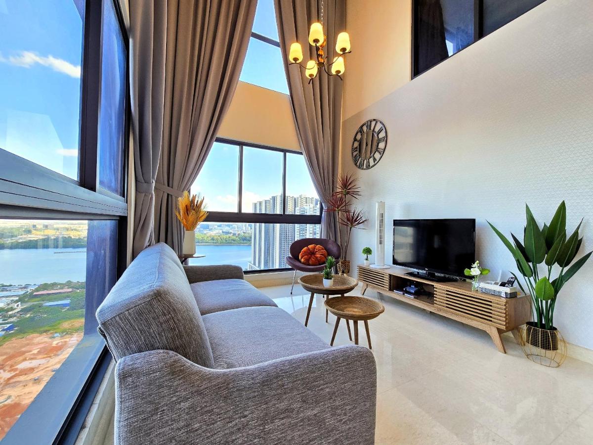 Loft Suite Seaview near JB CIQ 7pax - B&B Johor Bahru