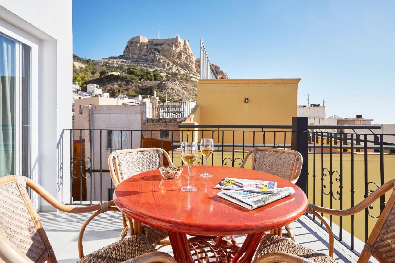 Santa Cruz Alicante Apartamentos - B&B