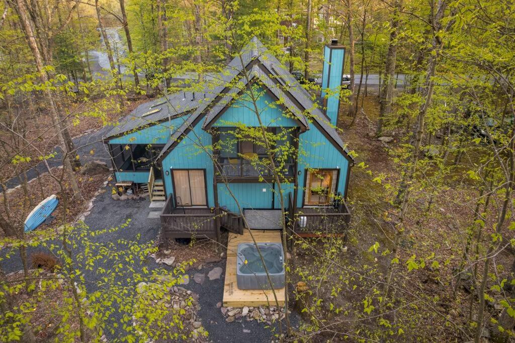 The Blue Forest Chalet - Kayak, Hike, Hot Tub - Chambres d’hôtes East Stroudsburg