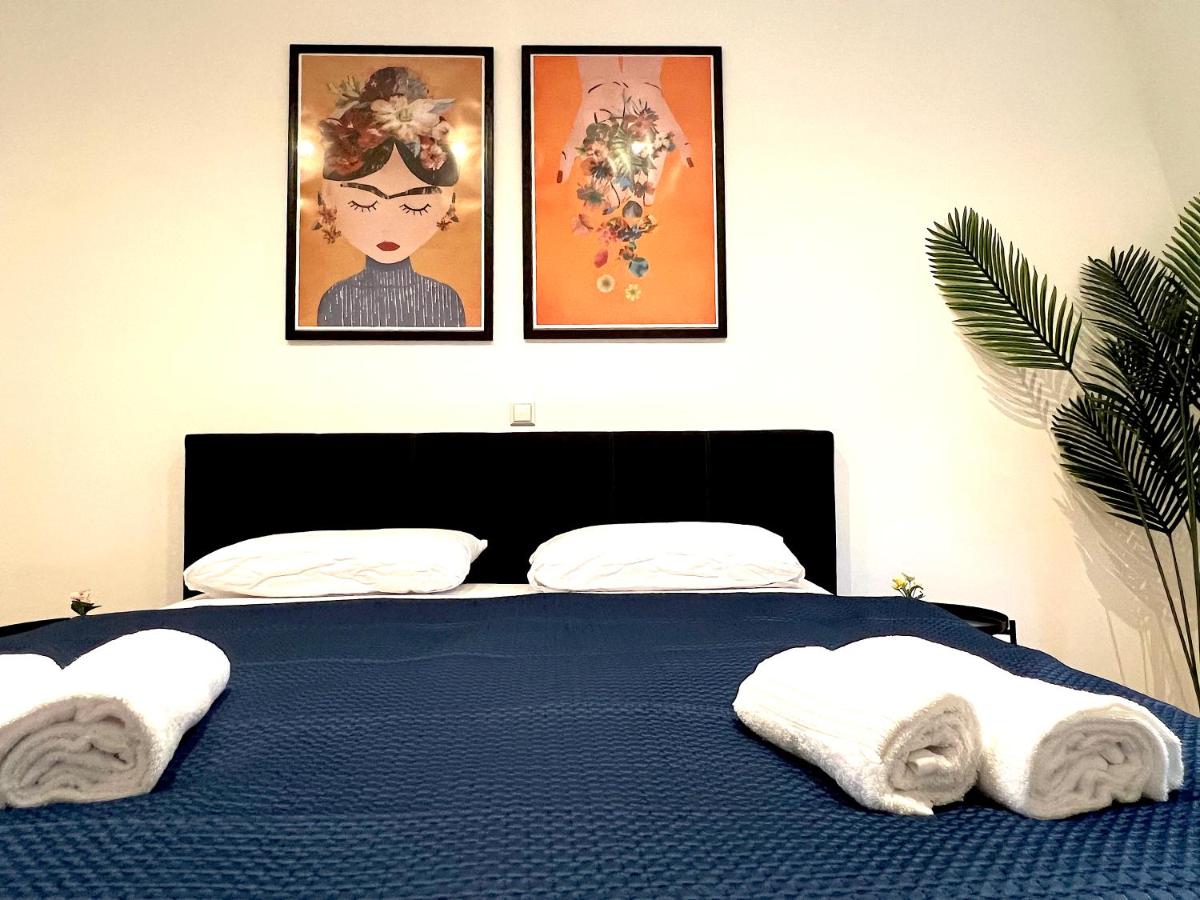 Stadtmitte Rastatt I Große Ferienwohnung I Parkplatz kostenlos - Bed and Breakfast