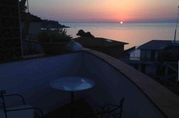 B&B Acitrezza - Big house con grande Vista Mare - Bed and Breakfast Acitrezza