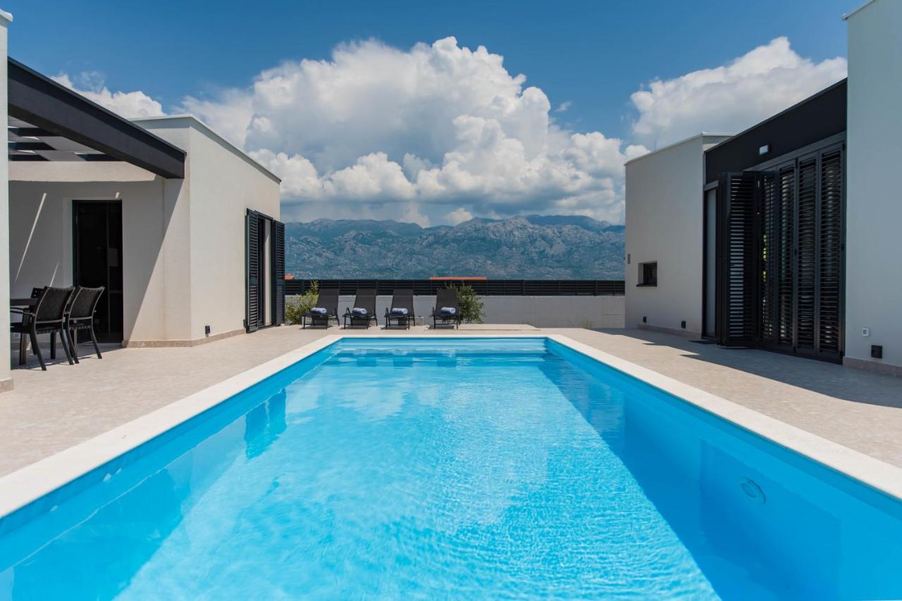 Designer Villa Neva With Magic Velebit View - B&B Ražanac