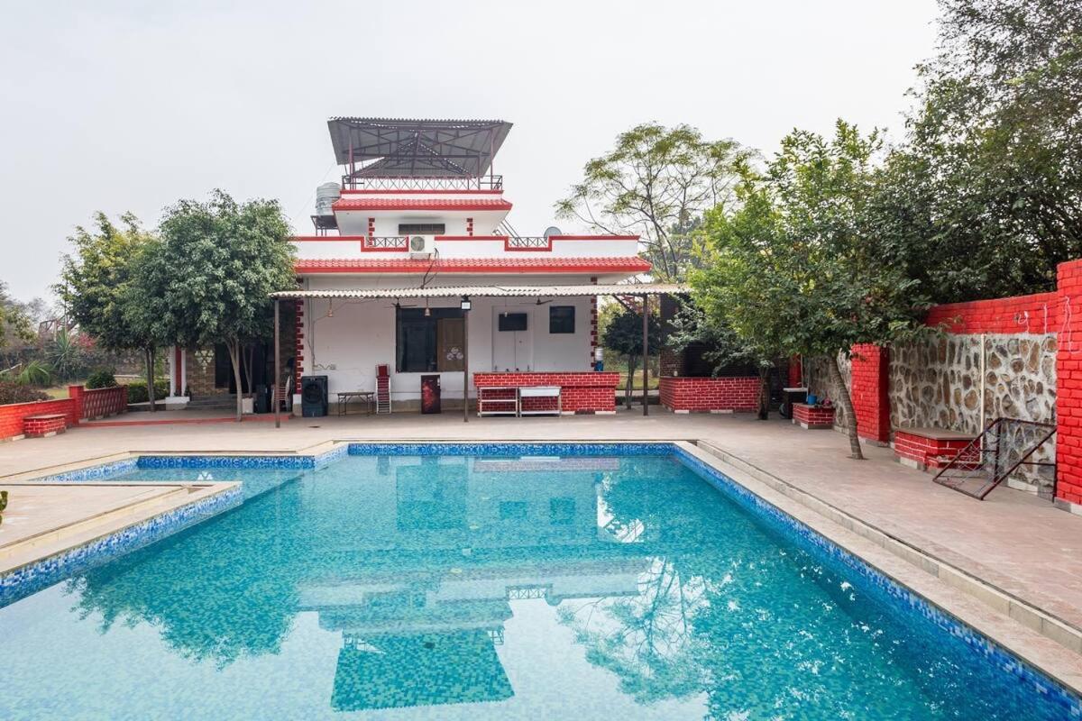 B&B Gurugram - Aravali hills resort - Bed and Breakfast Gurugram