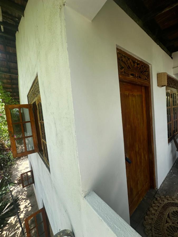 Varan Mawella Beach Guest House - B&B