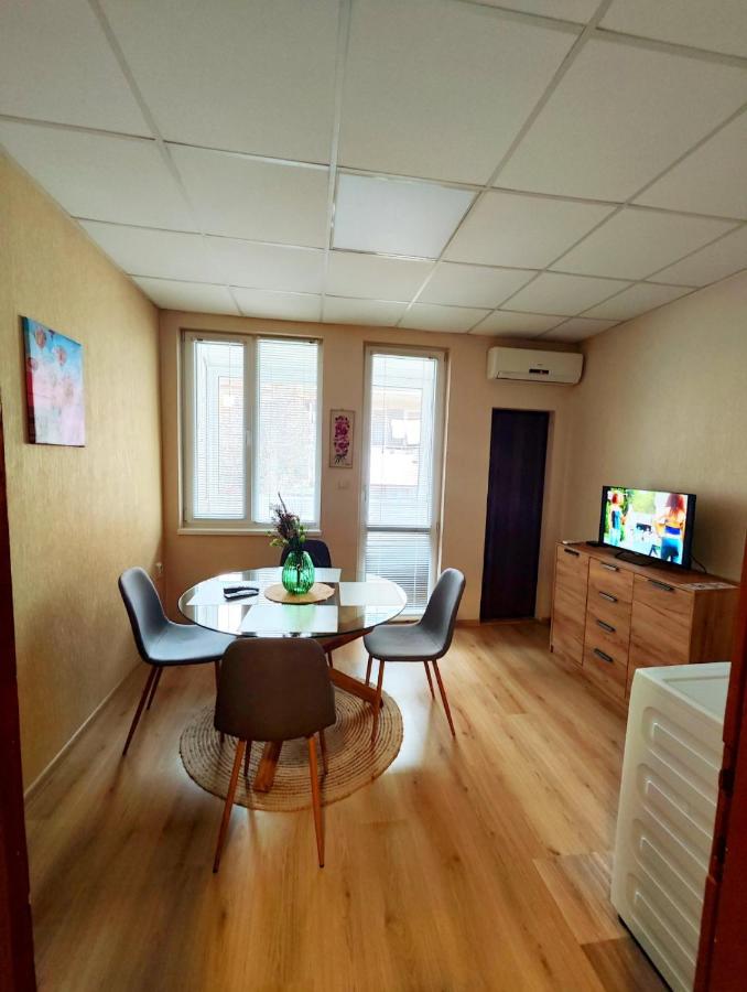 Orange Couch Apartment - B&B Veliko Tarnovo