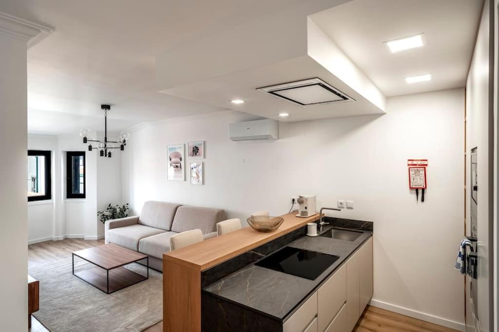 Ocean Breeze - T1 Apartment in Cascais by Lisbeyond - B&B Cascais