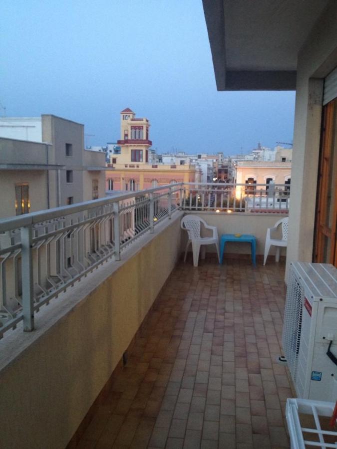 Camera Matrimoniale con Balcone e Vista Mare